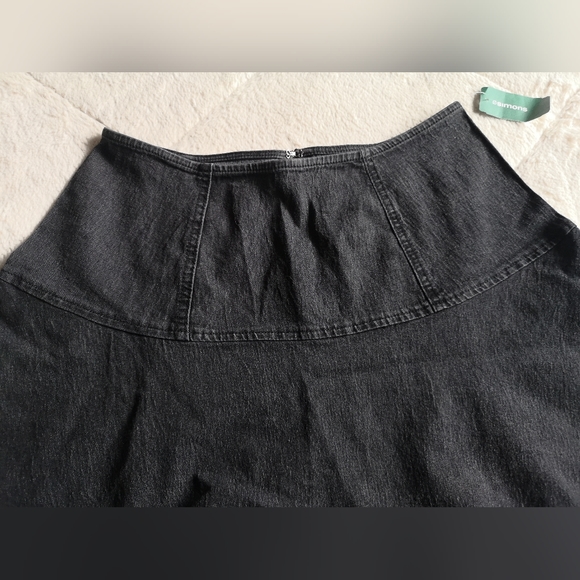 New skirt - Picture 2 of 10